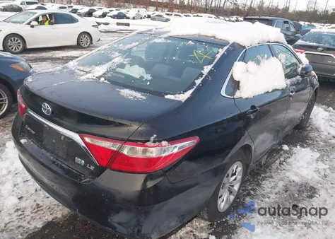 2015 Toyota Camry Hybrid Le z USA, uszkodzony, nr VIN 4T1BD1FK8FU168445
